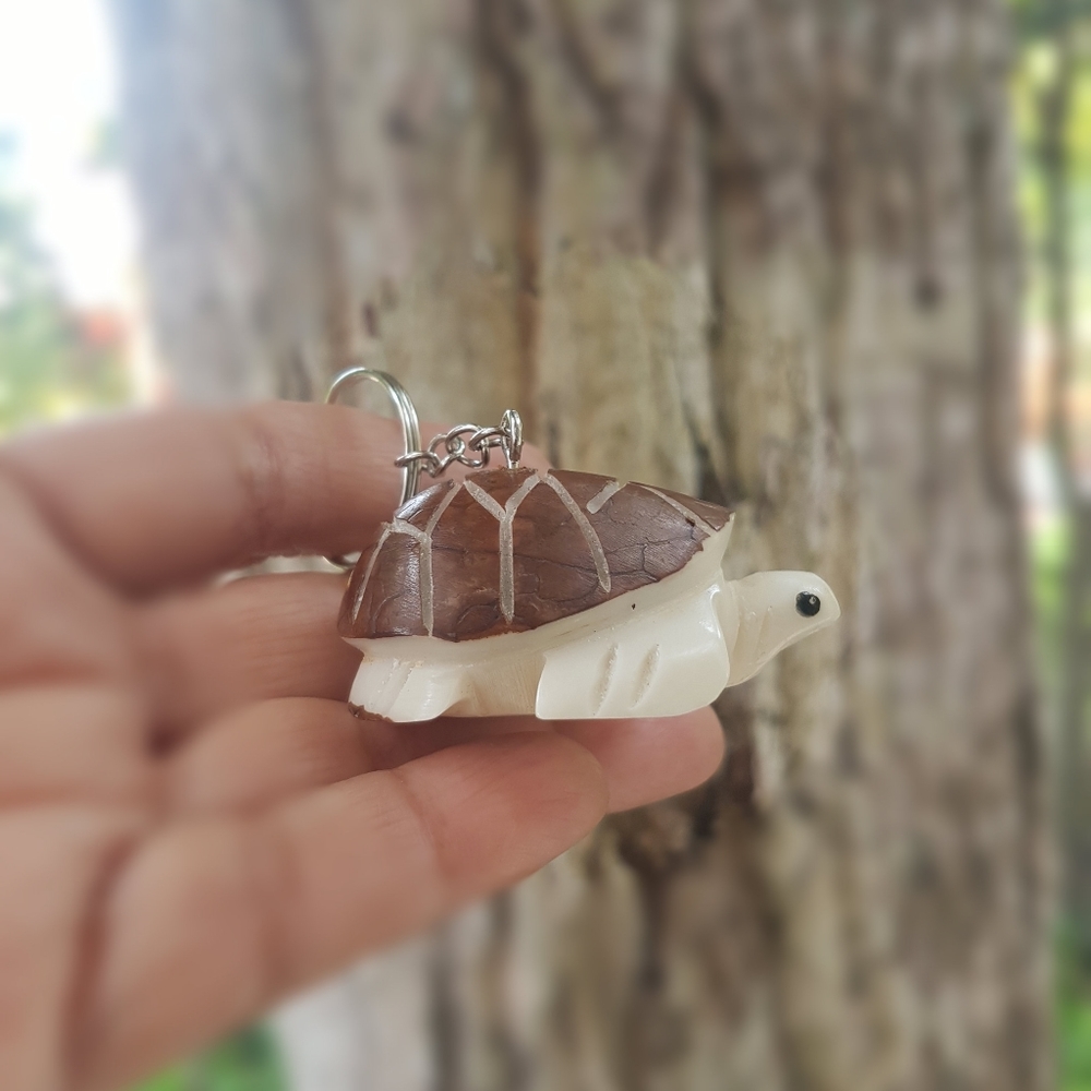 Handmade turtle keychain Tagua